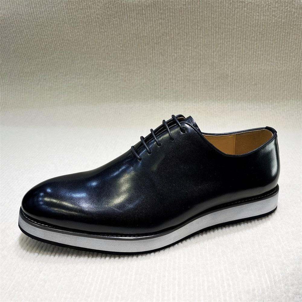 Modern Leather Derby Shoes with Statement Contrast Sole