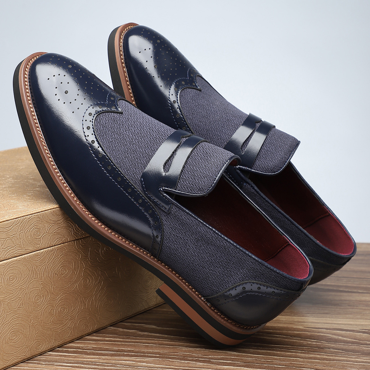 Men’s Two-Tone Wingtip Casual Loafers