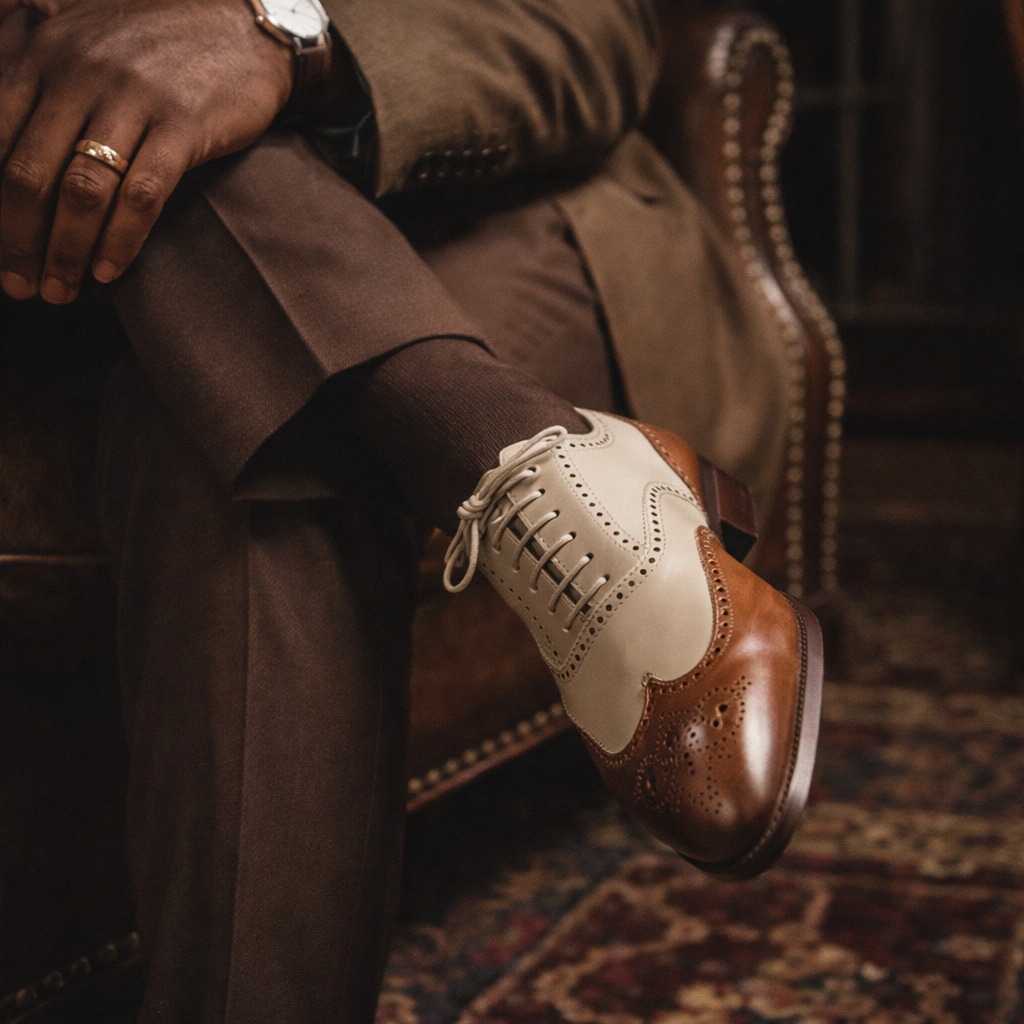 Two-Tone Gentleman's Wingtip Oxford Shoes