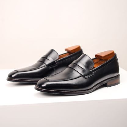 Men’s black leather penny loafers slip-on design