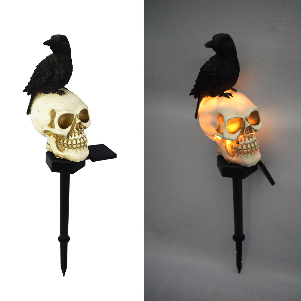 Crow Skull Solar Garden Light, Waterproof and Realistic Outdoor Decoration