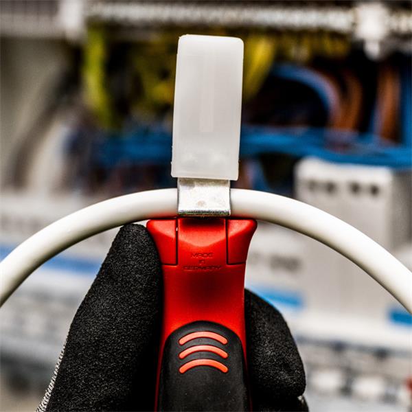 Milwaukee Cable Stripper - 4932498269