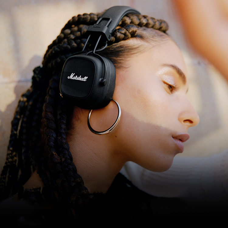  Marshall - Major IV Bluetooth headphones with wireless charging