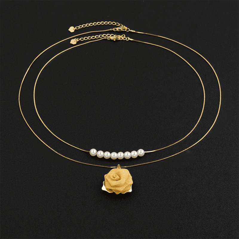 🌹Light and luxurious rose necklace