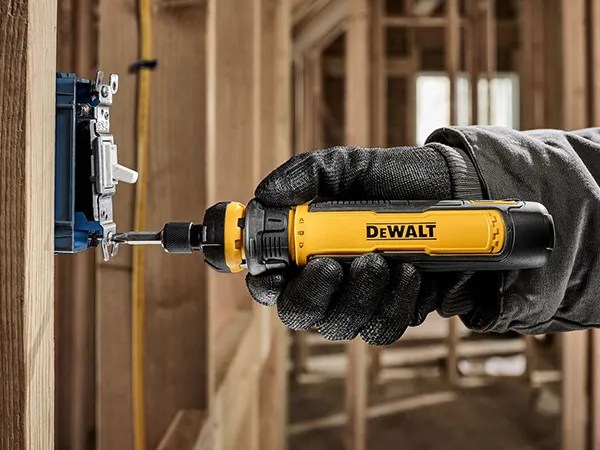 Dewalt FlexDrive Cordless Screwdriver DWHT66719 Tightening Screws