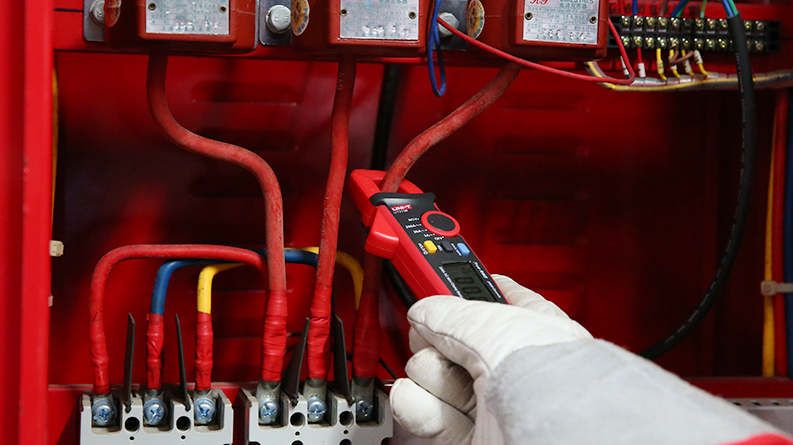 UT210B Current measurement