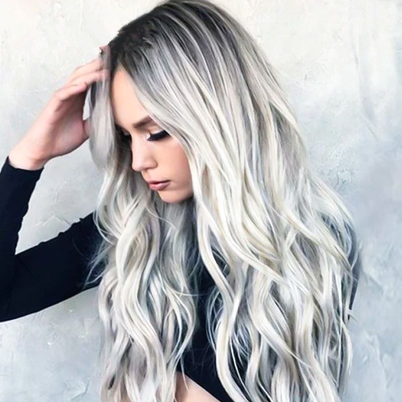 Oblíbená dlouhá kudrnatá paruka