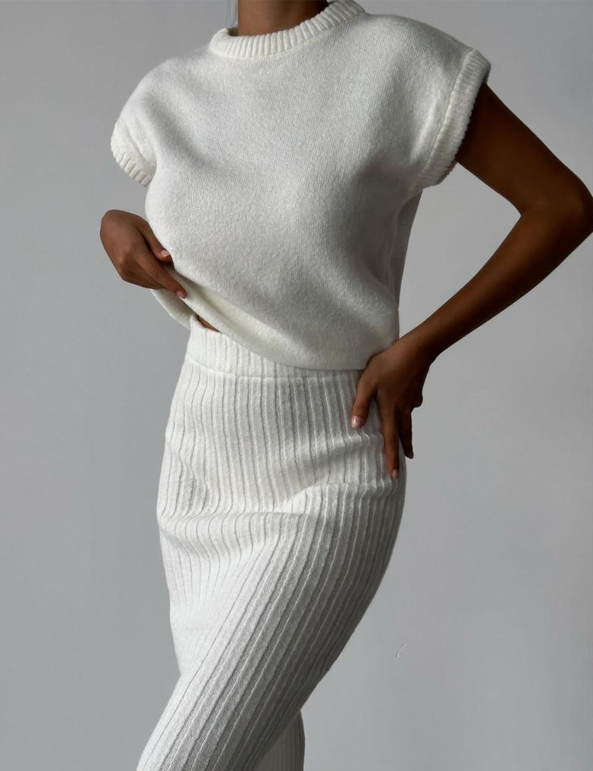 Women's Knit Sleeveless Pullover and Skirt Set