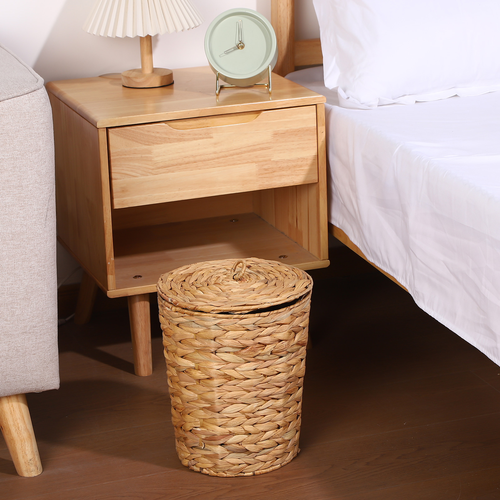 Topekada 2 Pack Wicker Trash Cans with Removable Lids and Liner, 1.9 and 2.7 Gallons Handmade Woven Waste Baskets with Stainless Steel Frames, Garbage Wastebaskets for Kitchen Bathroom Bedroom