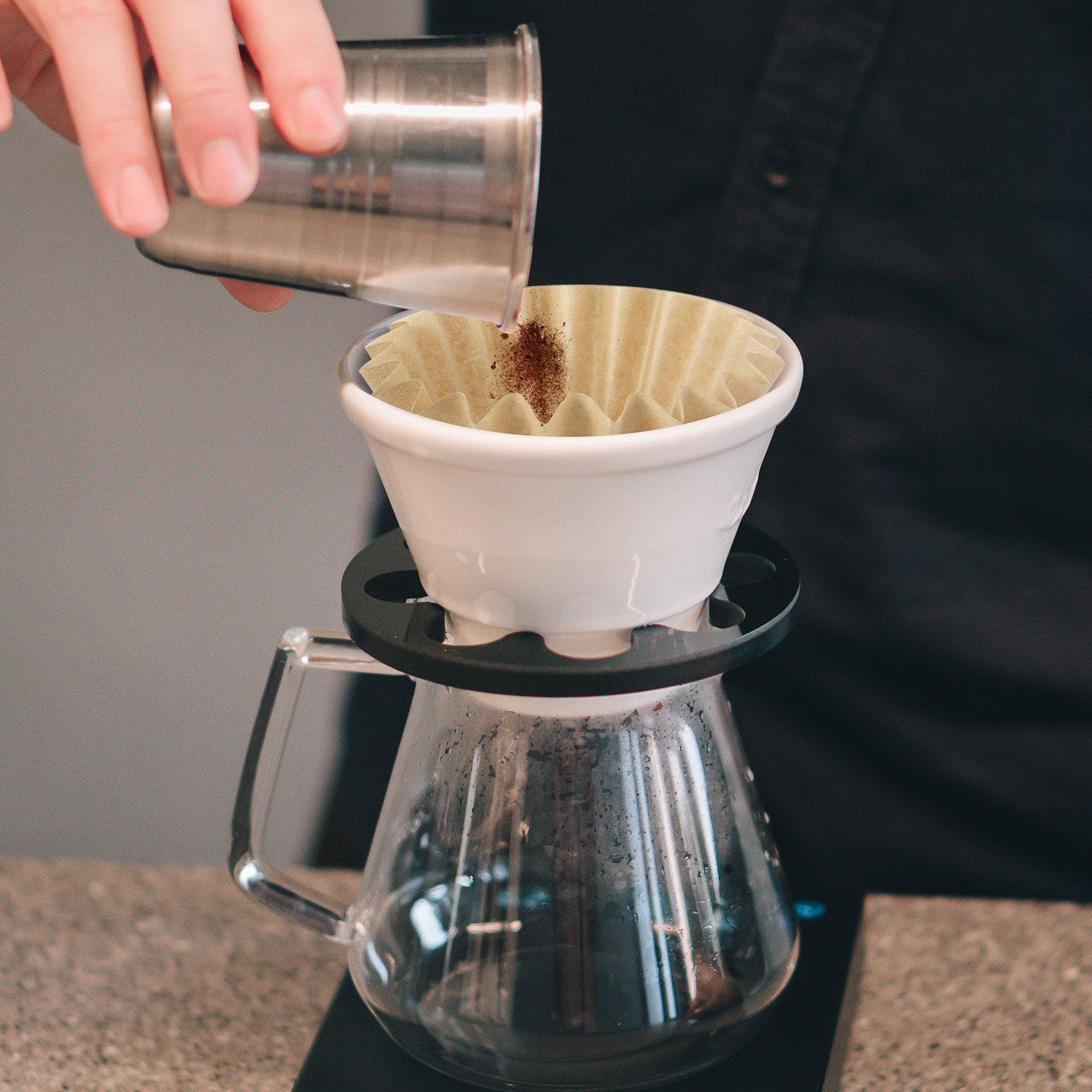 AOWOO 200 Pack 2-5 Cup Coffee Filters, Unbleached Coffee Filters, Basket Paper Coffee Filters, Thicken Natural Coffee Filter Basket for Commercial, Home Coffee Maker, Pour Over Coffee Kit