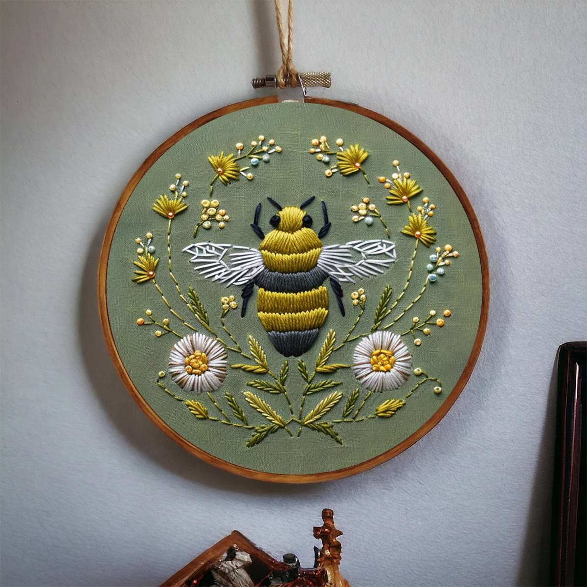 Rubbyoo Embroidery Kit-  Daisy Honey Bee - image 4