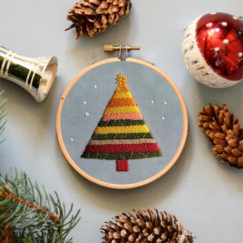 Rubbyoo Embroidery Kit -String Christmas Tree - image 3