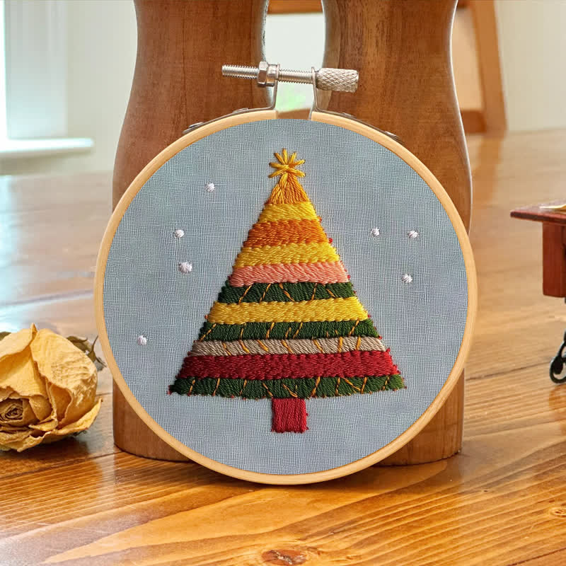 Rubbyoo Embroidery Kit -String Christmas Tree - image 7