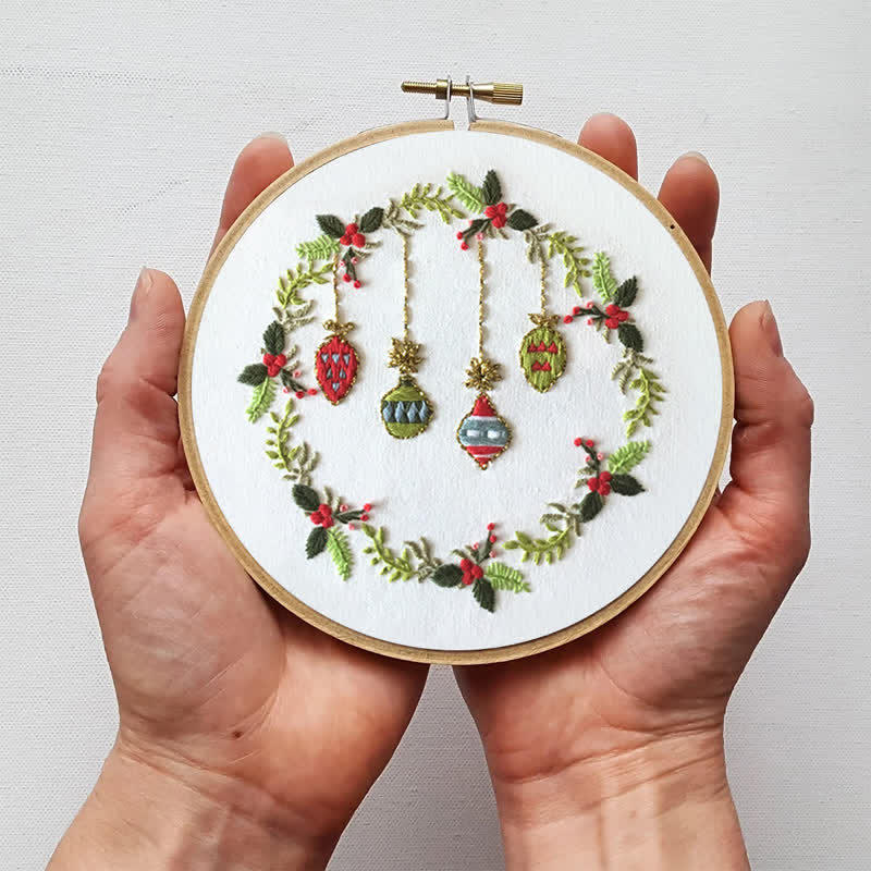 Rubbyoo Embroidery Kit - Beautiful Christmas Wreath - image 6
