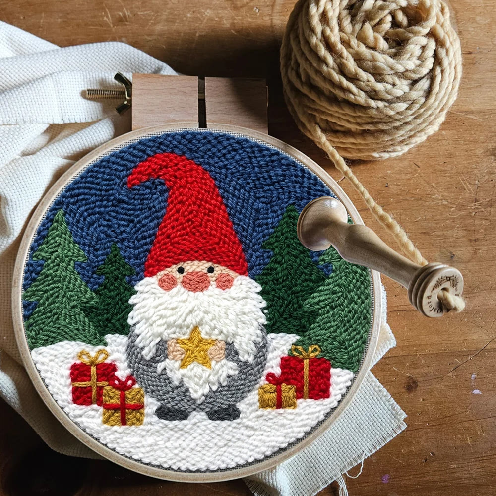 Cute Santa Claus Punch Needle Kit - Eye-catching Xmas Party Decor  | Classic Cartoon Christmas Claus Pattern - image 4