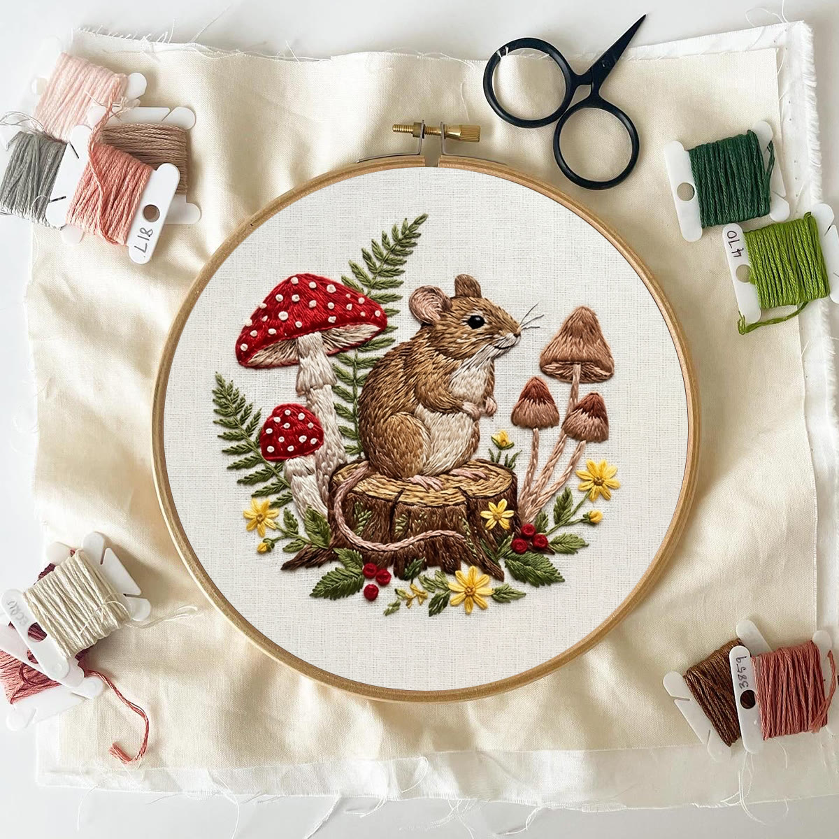 Rubbyoo Embroidery Kit - Woodland Mouse | Autumn Vibe Ornament | Easy-to-do Animal Motif Needlework - image 7