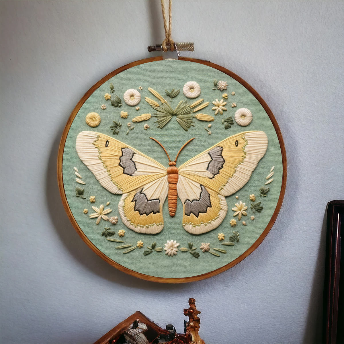 Rubbyoo Embroidery Kit - Detailed Moth | Diy Craft Kit