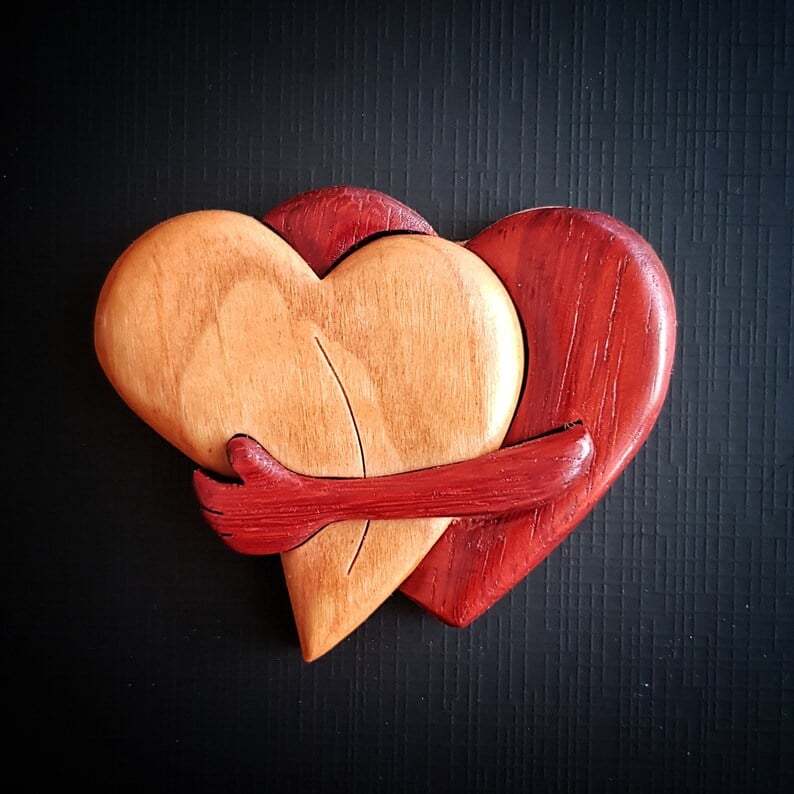 🎁2024 Valentine's Day present 🫂A Hug From My Heart For You💟 (Handmade Wood Carvings)