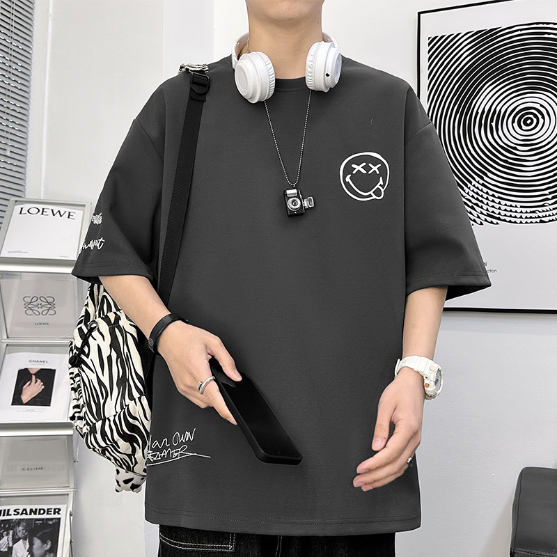 時尚潮流笑臉設計感鹽系圓領T卹夏季男士寬鬆印花體卹