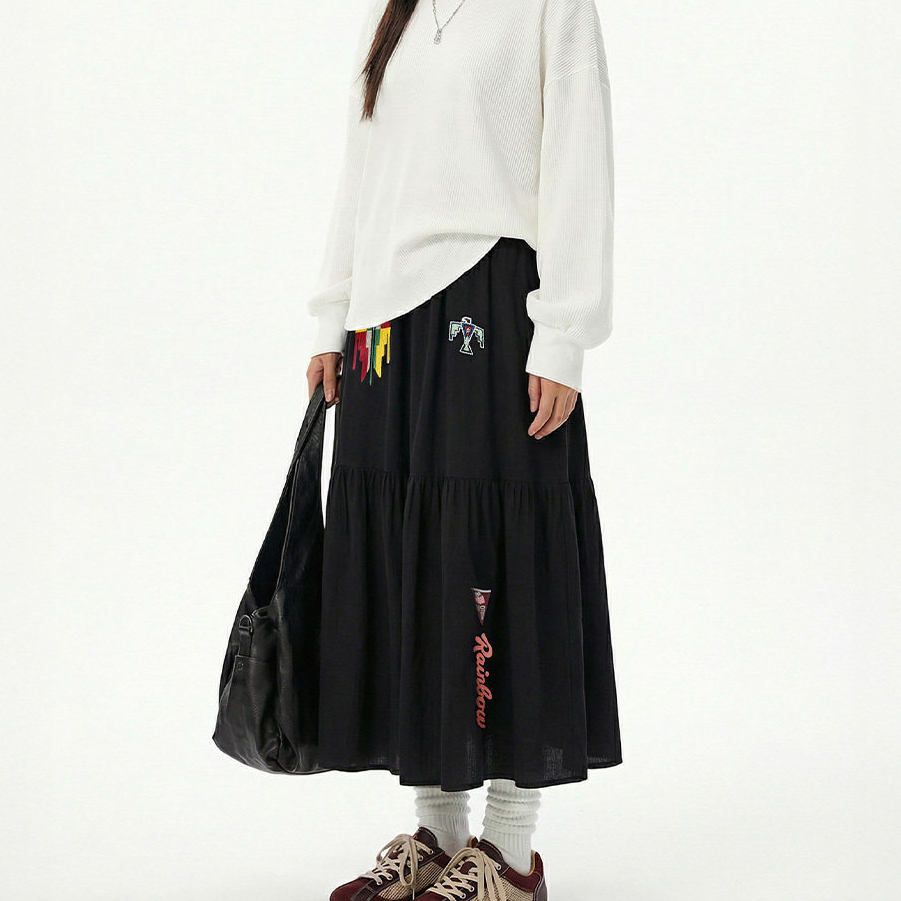 馬登女裝 黑色復古鬆緊腰刺繡花A字過膝大裙擺半身長裙拼接裙子春