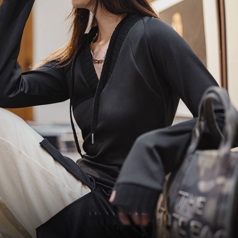 馬登女裝 空氣層幂式包臀衛衣裙V領收腰修身一步裙連帽連衣裙春季