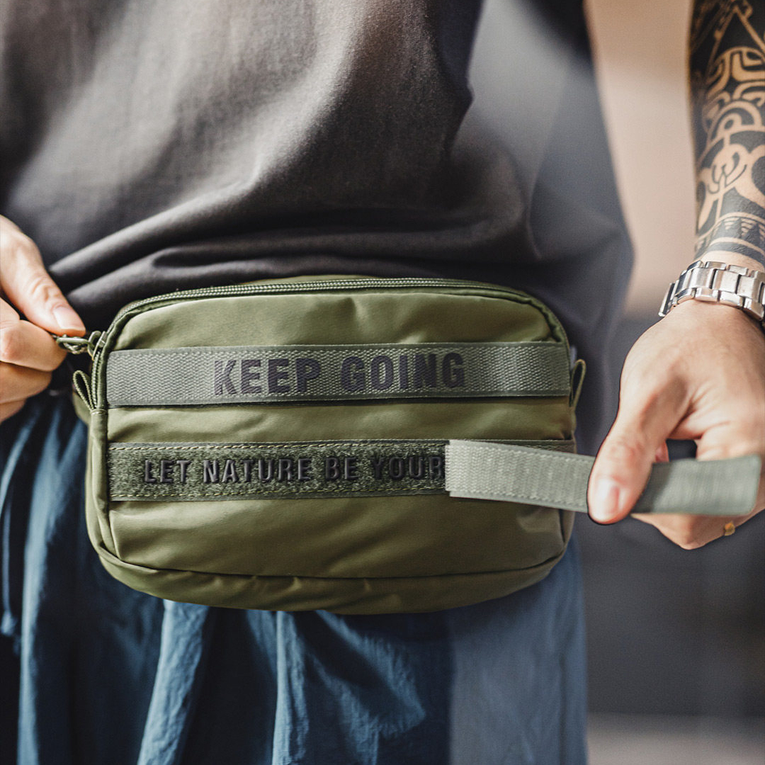 馬登工裝 美式復古斜跨小包隨行單肩通勤手提魔術貼包包