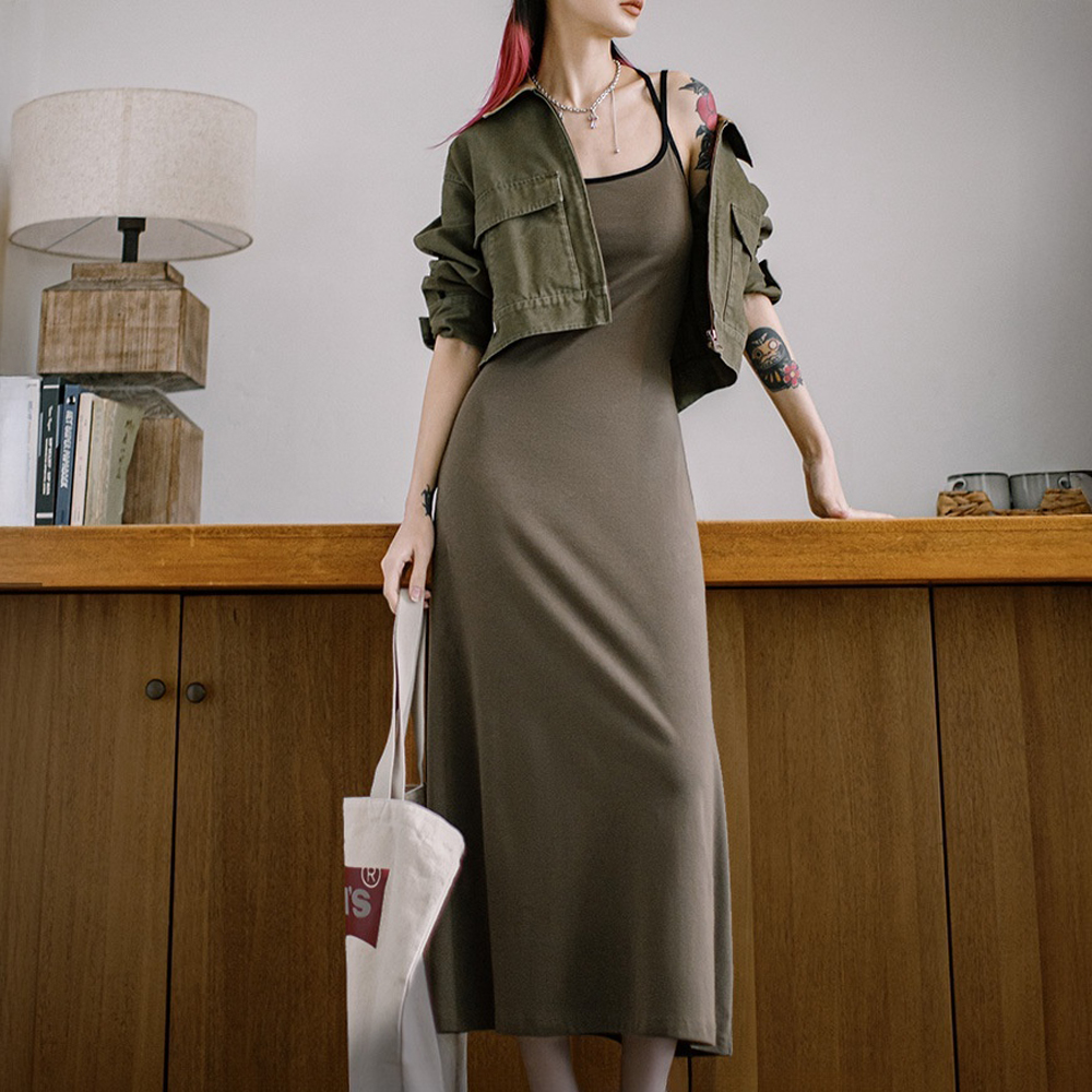 馬登女裝 格雷系修身交叉吊帶背心連衣裙無袖露背U領針織長裙