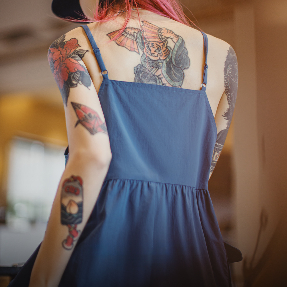 馬登女裝 夏日系海邊度假無袖吊帶背心連衣裙掐腰山系工裝多口袋長裙