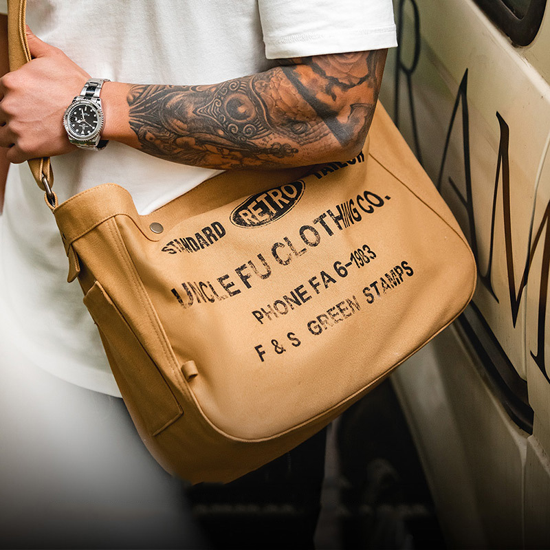 馬登工裝 美式復古大容量斜背報童包字母帆布機車電腦托特郵差包