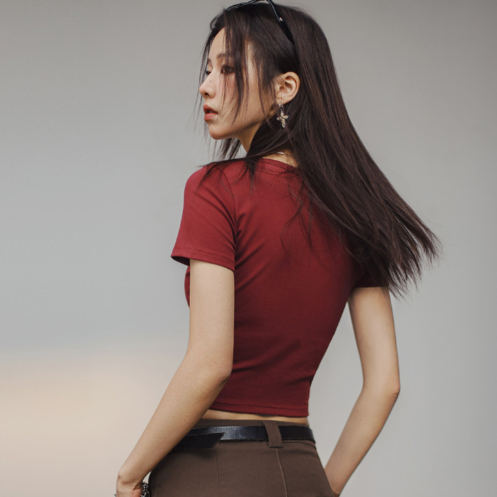 馬登女裝 美式亨利衫短袖正肩修身純棉T恤內搭打底衫短款辣妹上衣