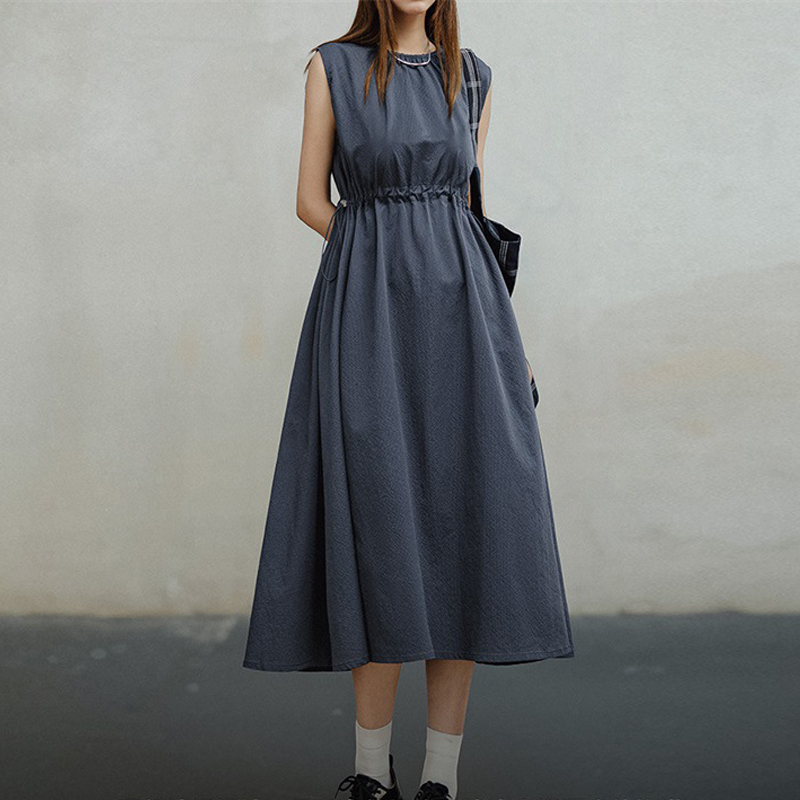 馬登女裝 美式休閒海邊無袖度假連衣裙少女感純色小眾設計長裙