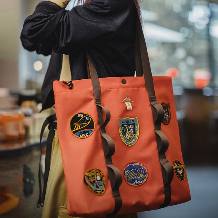 馬登女裝 美式復古鬆弛感大容量托特包包硬挺立體通勤單件電腦手提包