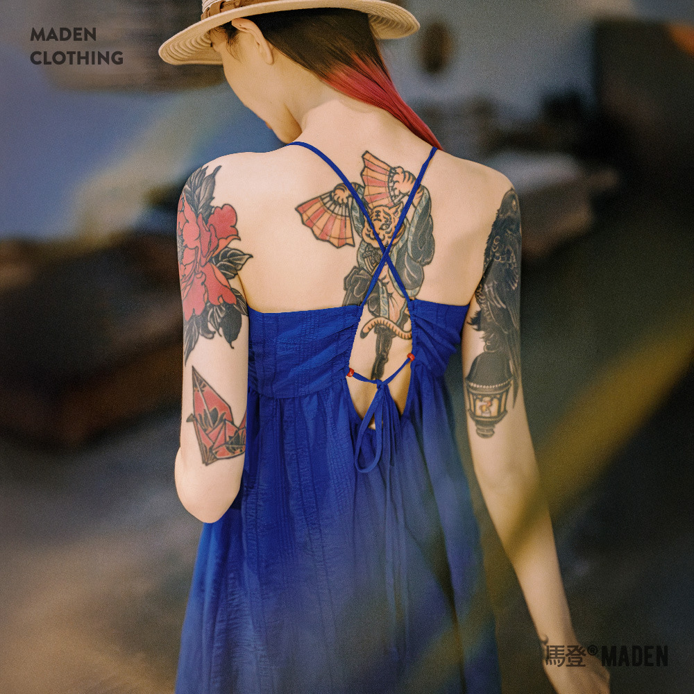 馬登女裝 解構感褶皺泡泡紗吊帶連衣裙克萊因藍冷淡系大擺A字裙子夏季