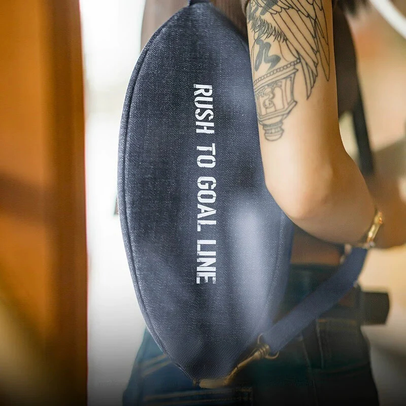 馬登女裝 美式復古牛仔斜挎橄欖球胸包字母通勤單肩大容量胸包潮