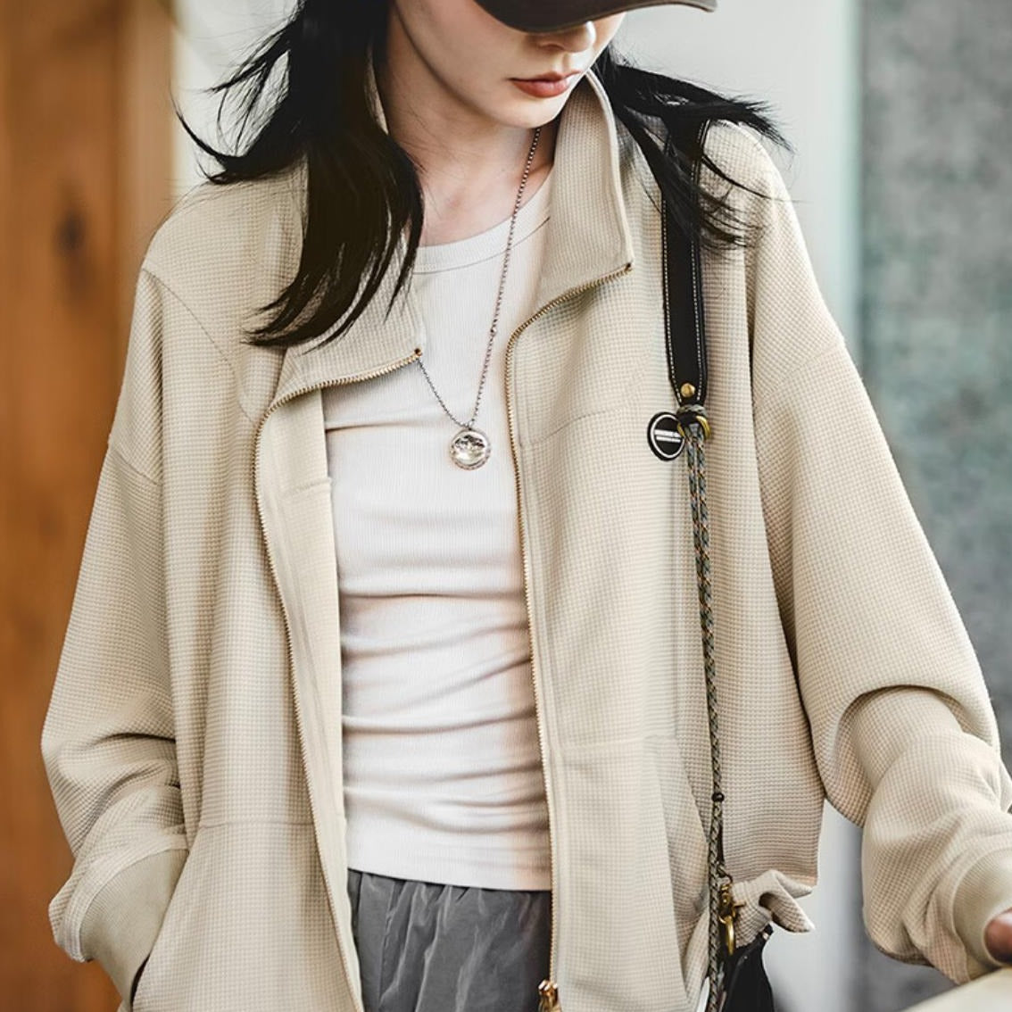 馬登女裝 鹽系寬鬆立領華夫格拉鍊外套休閒短款開衫上衣