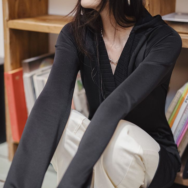 馬登女裝 空氣層幂式包臀衛衣裙V領收腰修身一步裙連帽連衣裙春季