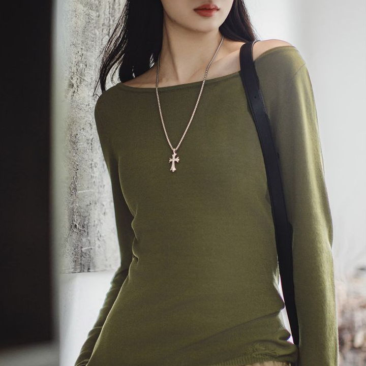 馬登女裝 毛紗一字領面膜T恤揚子紗破洞設計感打底衫修身長袖上衣