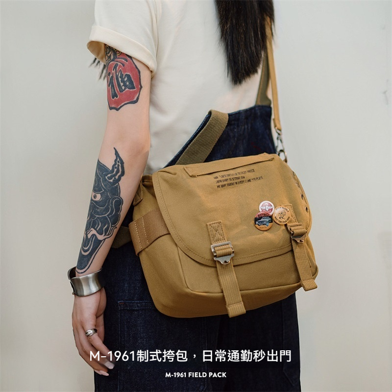 馬登女裝 美式復古M1961字母印花帆布斜挎包手提時尚大容量托特包