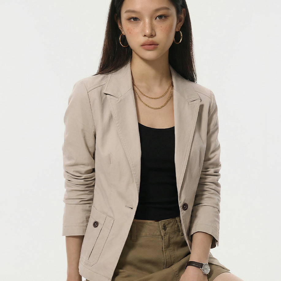 馬登女裝 卡其色戧駁領單排扣休閒正肩收腰修身小西裝短夾克外套女士春