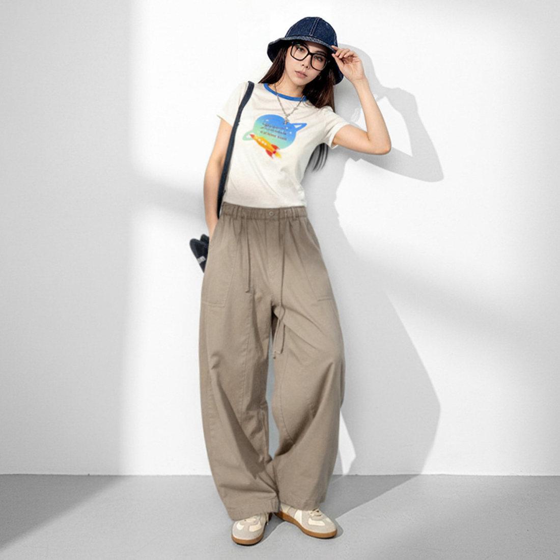 馬登女裝 復古輕薄萊賽爾天絲撞色圓領正肩修身印花短袖T恤上衣夏