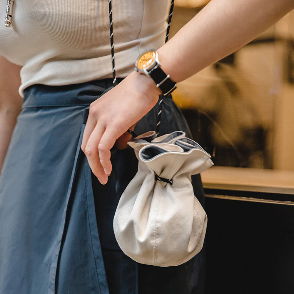 馬登女裝 米白色灰藍色兩用漁夫帽便攜手提零錢包錢袋遮陽帽子男女