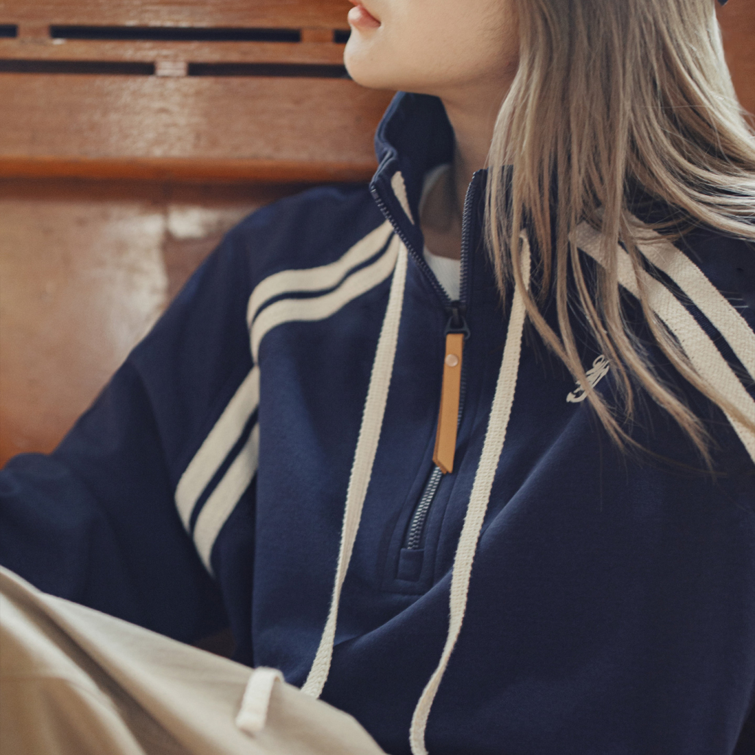 馬登女裝 美式復古學院風藏青色半拉鍊立翻高領套頭衛衣秋冬