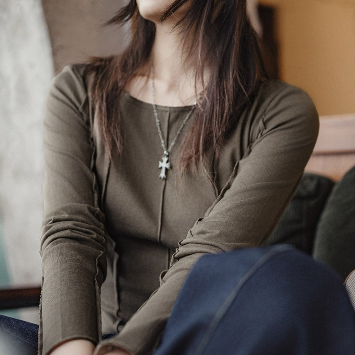 馬登女裝 大領口薄款針織正肩長袖T恤魚骨收腰修身上衣打底罩衫女士夏