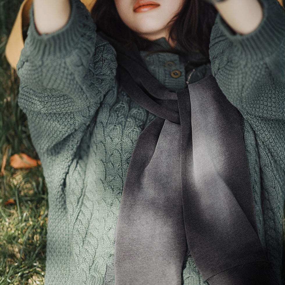 馬登女裝 復古藍色針織長款披肩圍巾兩用保暖護頸圍脖外搭護肩秋冬