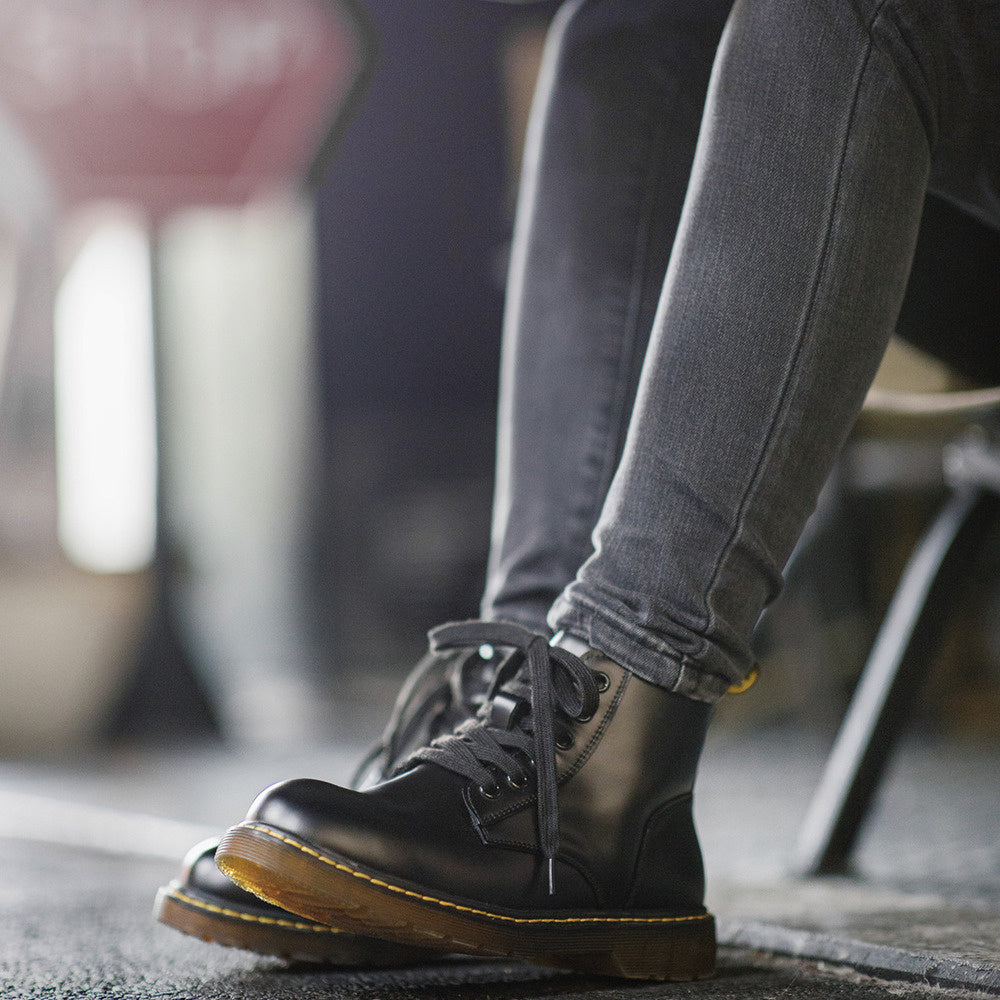 馬登女裝 黑色經典6孔馬丁靴高幫機車短靴厚底英倫風靴子秋冬