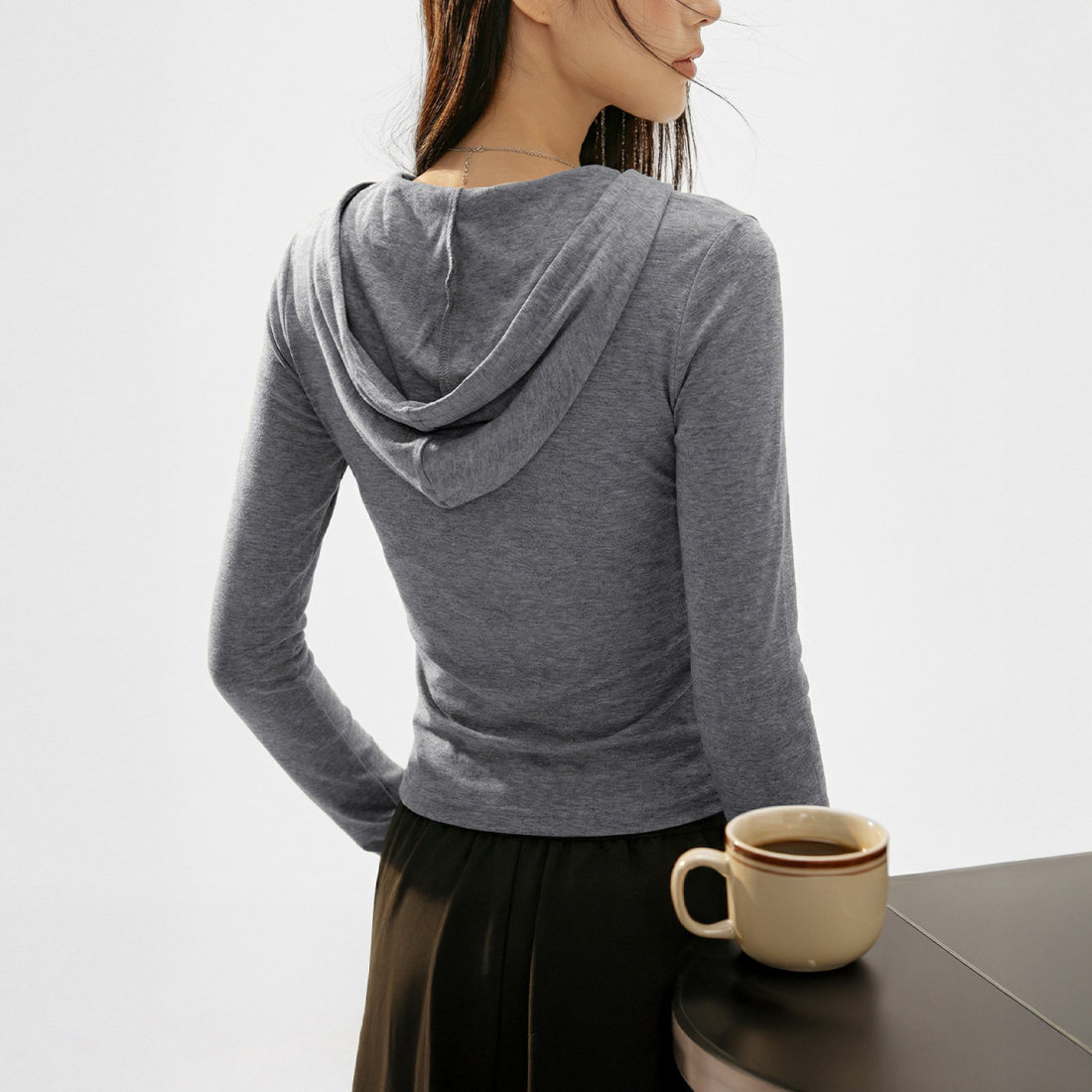 馬登女裝 灰色V領連帽半拉鍊上衣短款修身顯瘦長袖T恤打底衫春