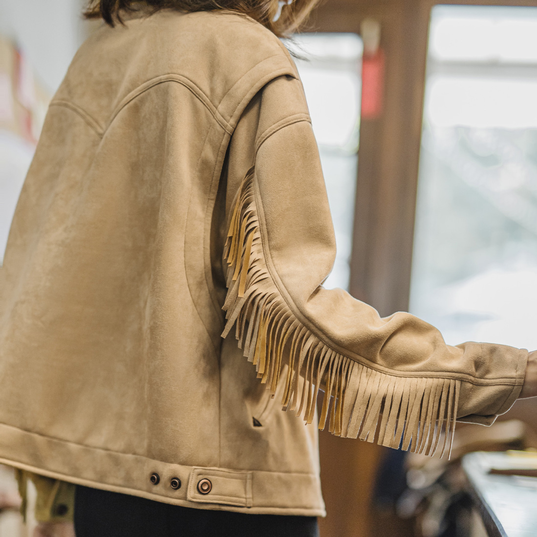 馬登女裝 巴恩風卡其撞色翻領絨面麂皮流蘇底特律工裝夾克外套女士秋冬