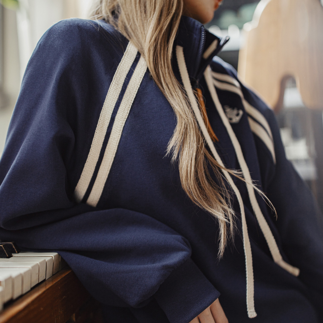 馬登女裝 美式復古學院風藏青色半拉鍊立翻高領套頭衛衣秋冬