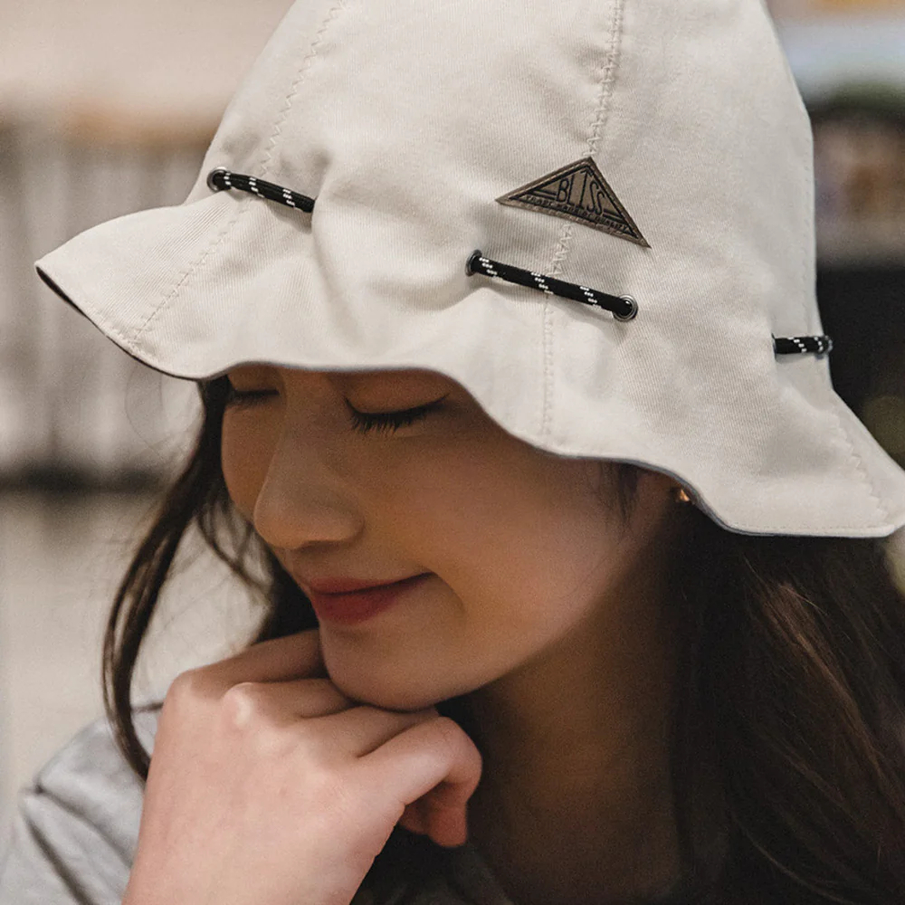 馬登女裝 米白色灰藍色兩用漁夫帽便攜手提零錢包錢袋遮陽帽子男女