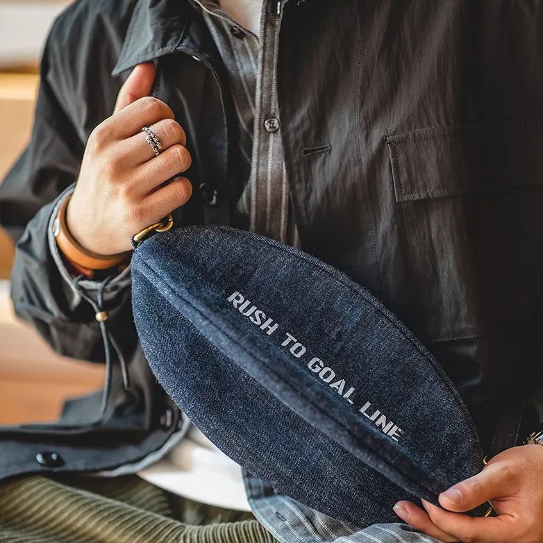 馬登工裝 復古牛仔斜挎橄欖球胸包丹寧字母通勤單肩大容量胸包潮